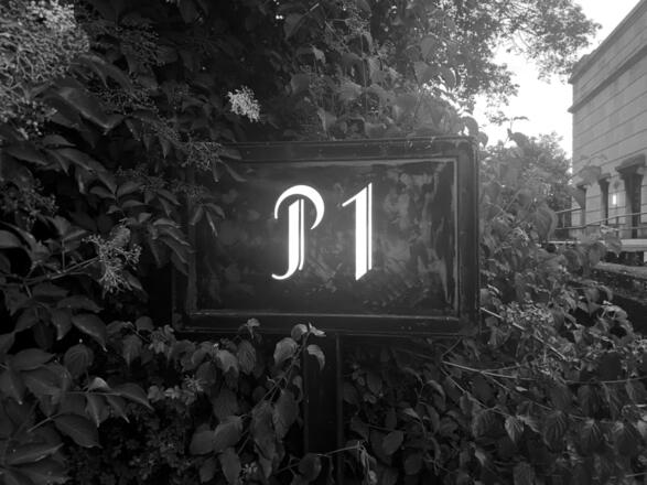 Das Logo des P1