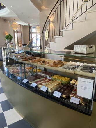 Die Kuchentheke des Tambosi