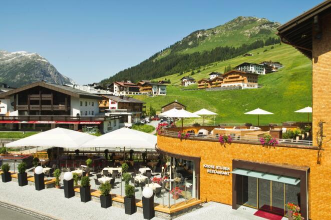 Sonnen-Terrasse im Hotel Krone in Lech