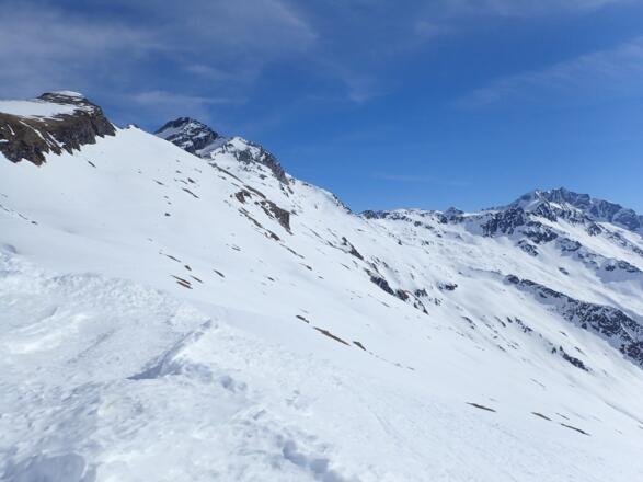 Links die Grauleitenspitze, Ankogel und die Querung in die Radeckscharte