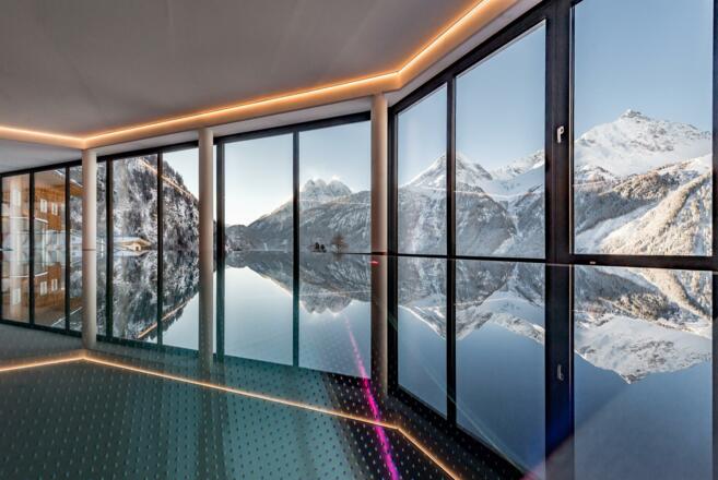 Indoor Infinity Pool