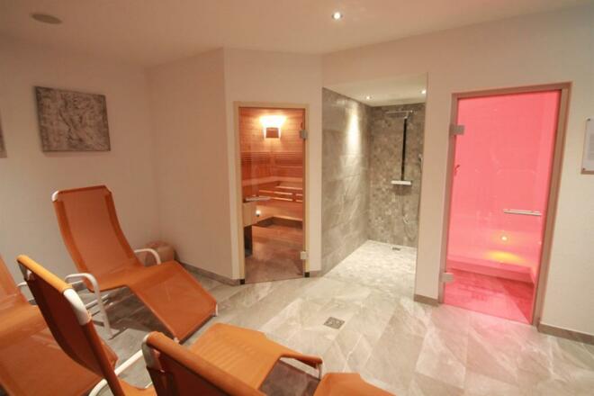 Sauna &amp; Dampfbad