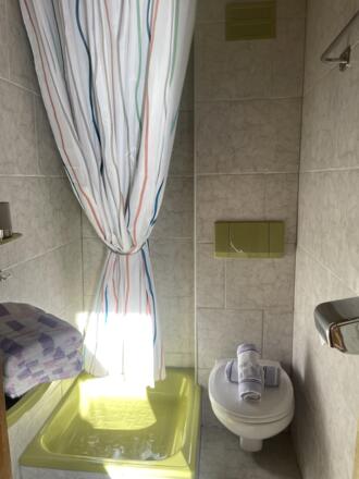 IMG_7454 Badezimmer (5. und 6. Person)