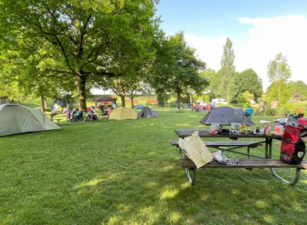 Radfahrer füllten den Campingplatz