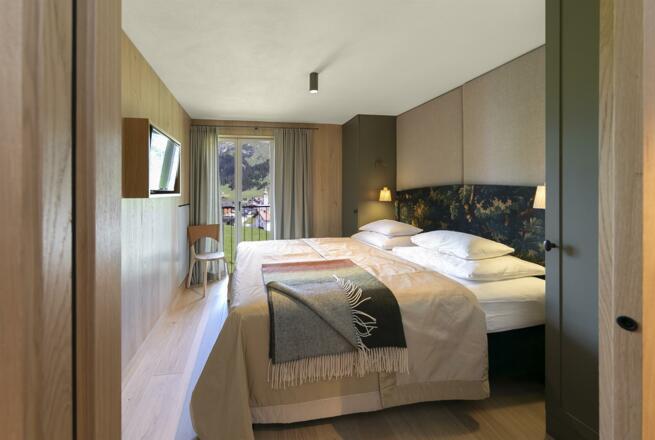 Suite 38
