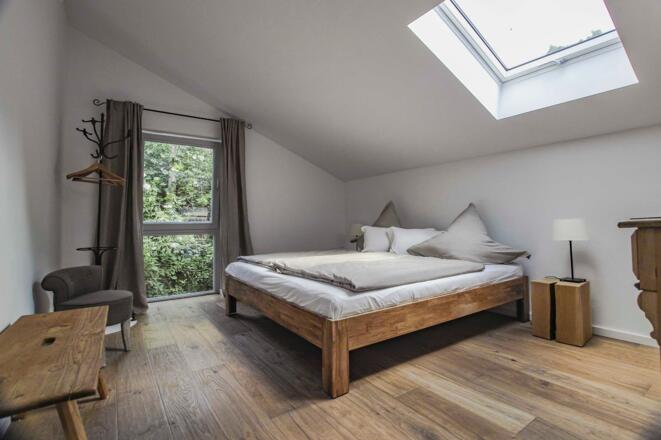 Schlafzimmer 1