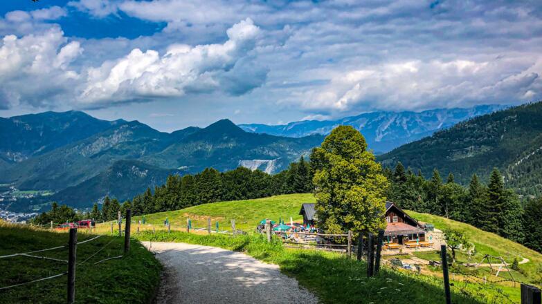 Hoisnradalm mit Blick auf Bad Ischl