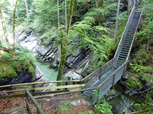 Die Rettenbachklamm liegt beinahe am Weg.