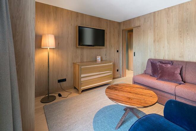 Suite 38