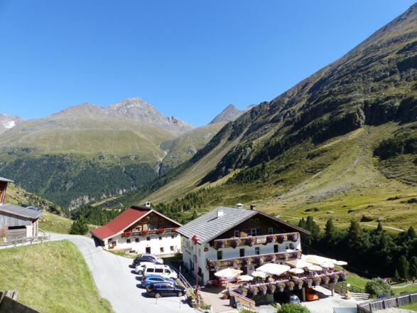 Der Rofenhof ladet zu einer Einkehr und lässt den Tag Revue passieren.