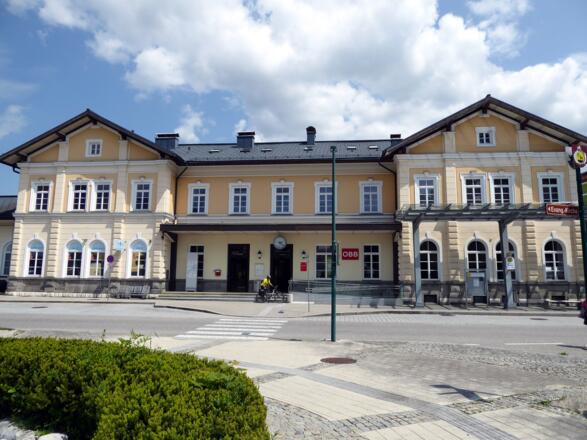 Der ehemalige Endbahnhof der Ischler-Bahn in Bad Ischl steht unter Denkmalschutz.