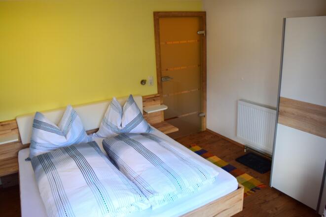 2. Schlafzimmer