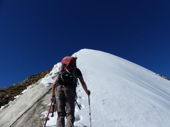 Der sehr steile Anstieg direkt über der Nordwand.