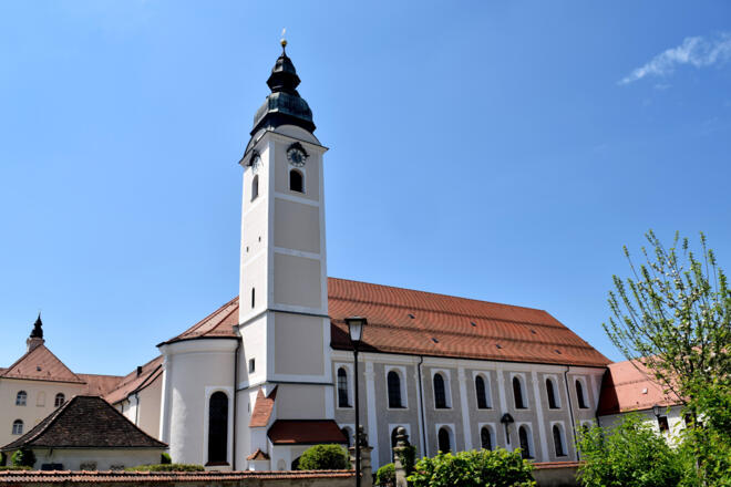 ehemaliges Benediktinerkloster Attel