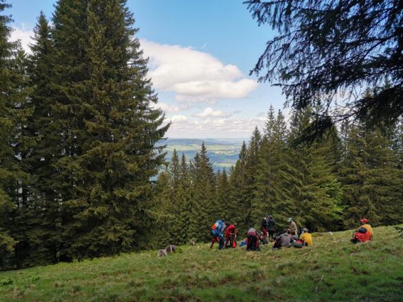 Die erste Rast nach dem Aufstieg zum Grat