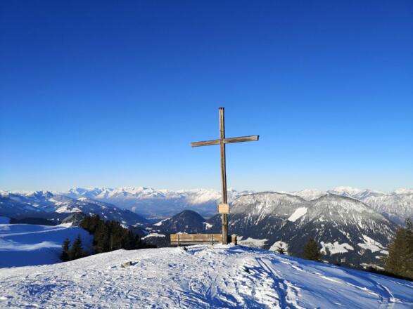 Scheffau_Brandstadl_Gipfelkreuz_Winter_Wilder Kaiser