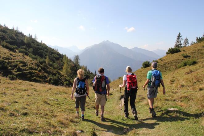 Wander-Quartett unterhalb der Einsattelung zwischen Trainsjoch und Ascherjoch
