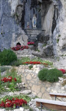 Mariengrotte unterhalb der Burgruine Falkenstein