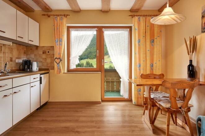 App 5 - Wohnbereich mit Westbalkon