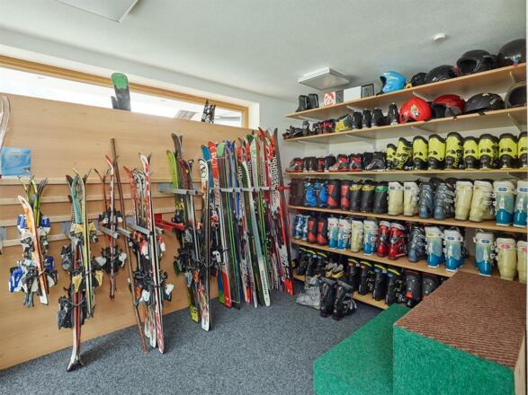 Sportshop mit Schiverleih