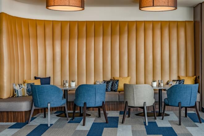 Kitchen & Bar at Courtyard