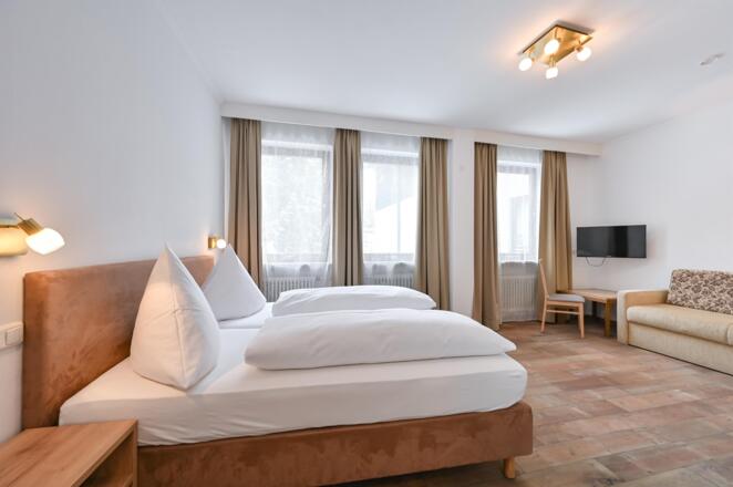 Hotel Ruchti Zi. 21 (1)