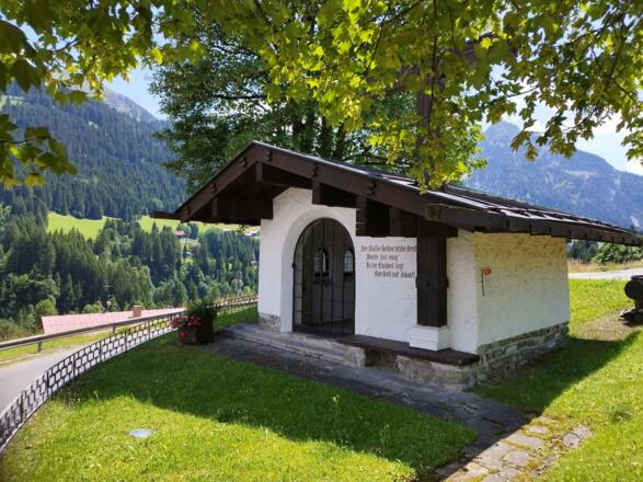 Kriegerdenkmal Hirschegg Kleinwalsertal