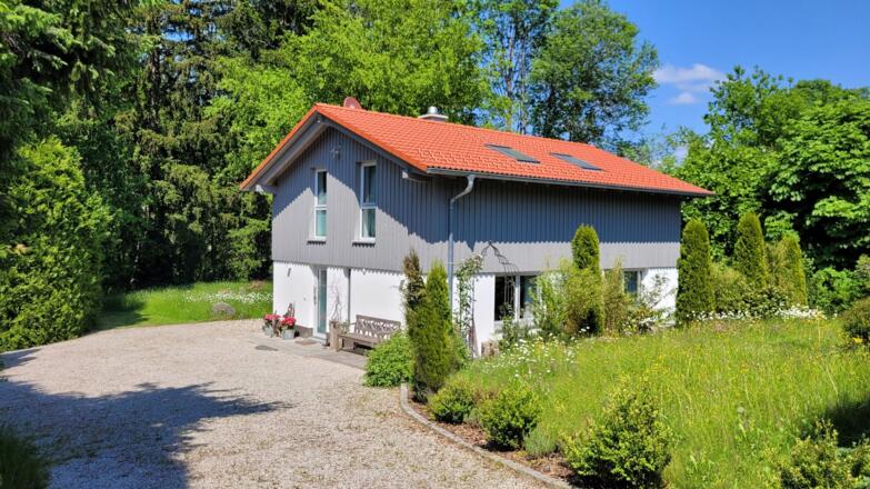 Zufahrt Hausvorderseite