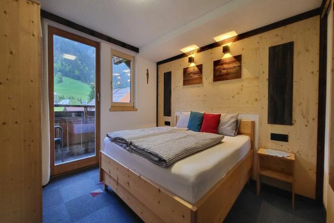 Schlafzimmer blau Ferienwohnung Tanne