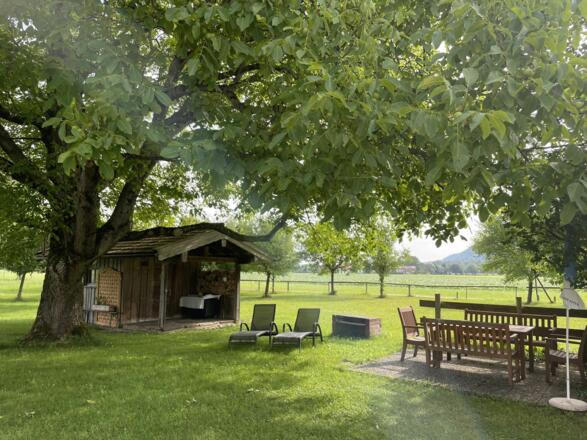 Garten mit Grillplatz und Erholungsplatz