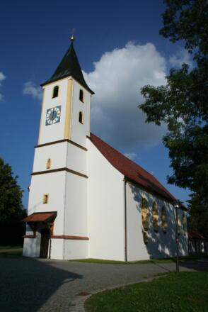 Die Pfarrkirche in Heilbrunn ist ein bekannter Marienwallfahrtsort.