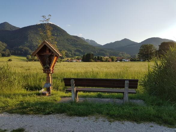 Feldkreuz am Rottauer Bienenweg