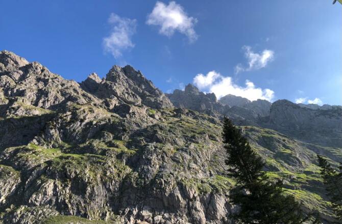 Morgenstimmung auf der Höllentalangerhütte - Demut füllt den Raum bei dieser Kulisse