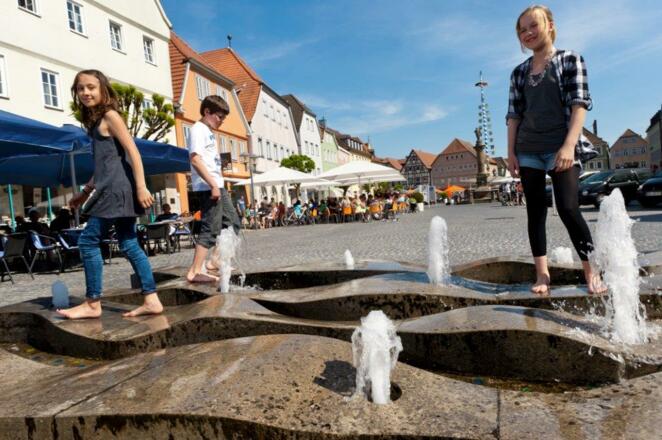 Marktplatz mit Marktbärbelbrunnen Bad Neustadt a.d. Saale