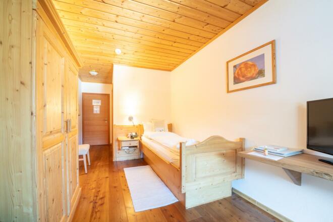 Biohotel-Sommerau-Einzelzimmer mit Balkon-Zimmer3