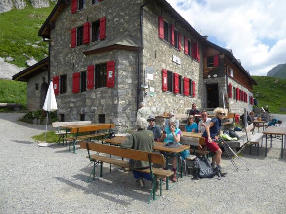 Vor der Ravensburger Hütte