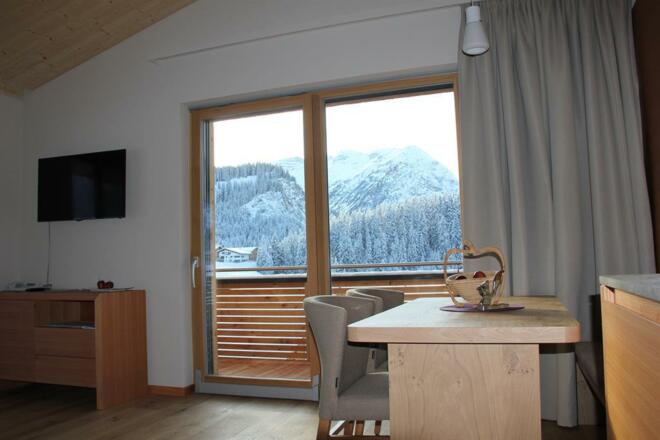 MATS Apartment Berg Esstisch