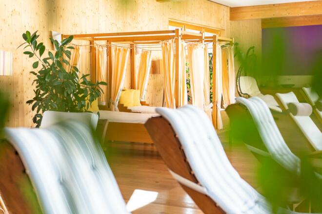 Biohotel-Sommrau-Ruheraum-Himmelbetten