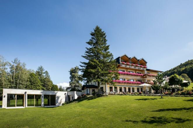 Außenansicht mit Seminarraum