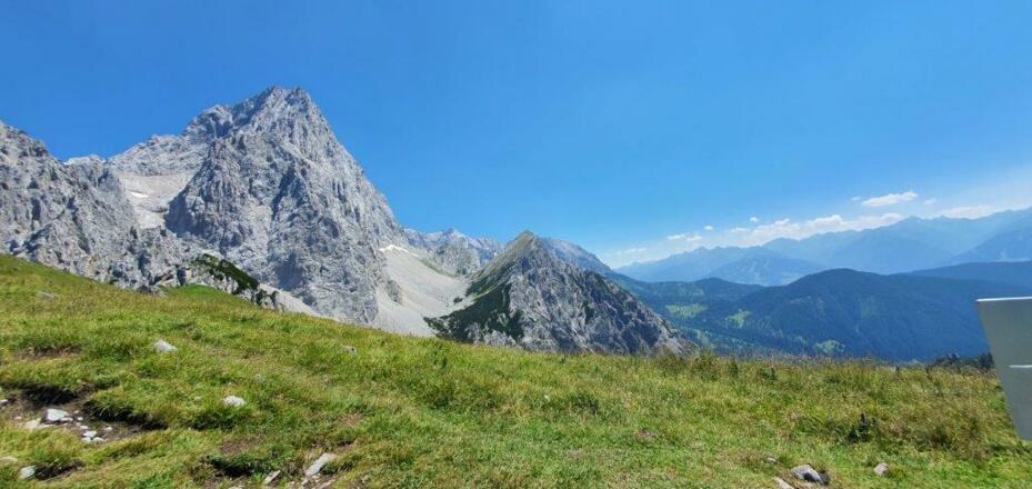 Blick auf den Dachstein, den wir rechts liegen lassen.