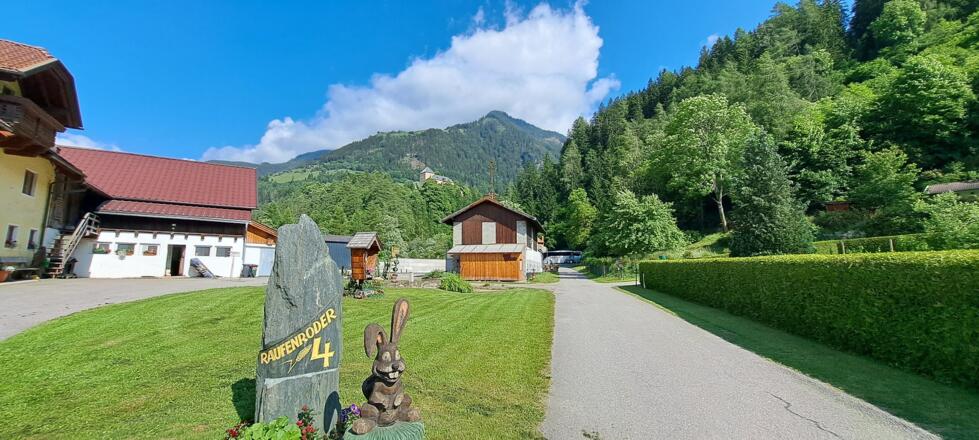 Im Bereich von Obervellach, hinten die Burg Groppenstein...