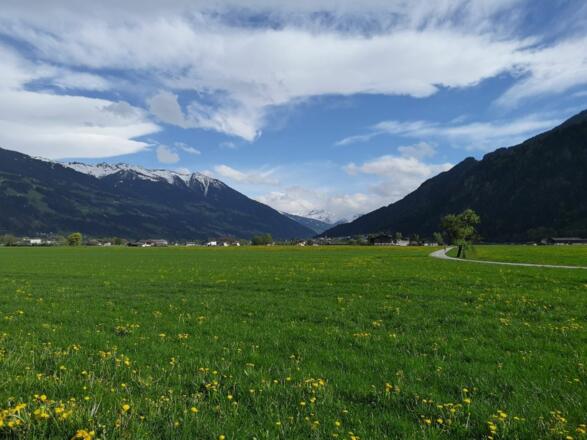 MuehlviertlerAlmFreistadtMountainbikePaarRast_OberoesterreichTourismusGmbHAlexanderKaiser
