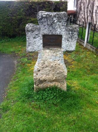 Pestkreuz am Friedhof in Raisting