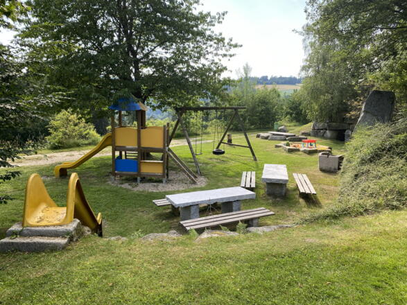 Rastplatz & Spielplatz