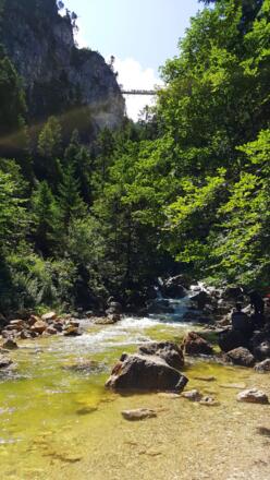 Pöllatschlucht. Im Hintergrund die Marienbrücke.
