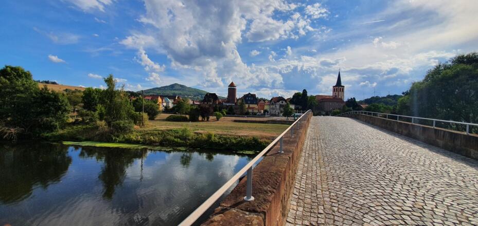 Blick über die Brücke der Einheit auf Vacha