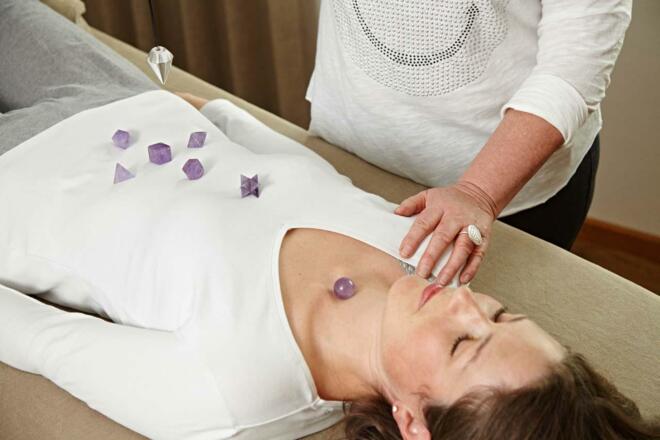 Behandlung im Klang Energie Centrum Oswalda Hus