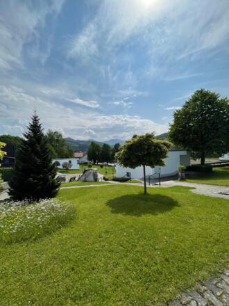 Außenansicht Anlage Ausblick auf die Berge