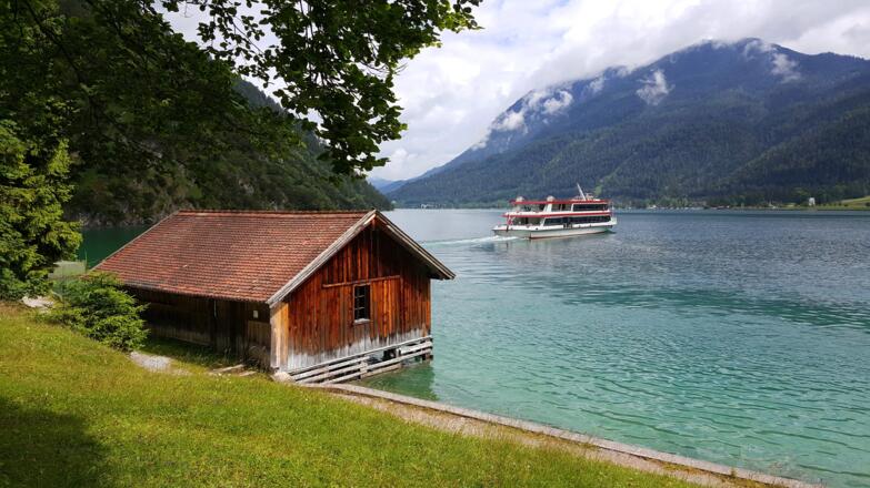 Das Schiff fährt weiter in Richtung Scholastika
