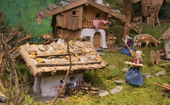 Darstellung eines bayerischen Bauernhauses in der Pidinger Ganzjahreskrippe